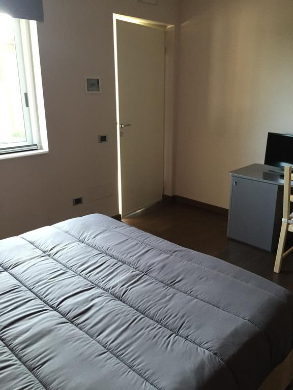 كاستل دل مونتي B&B Il Falco الغرفة الصورة