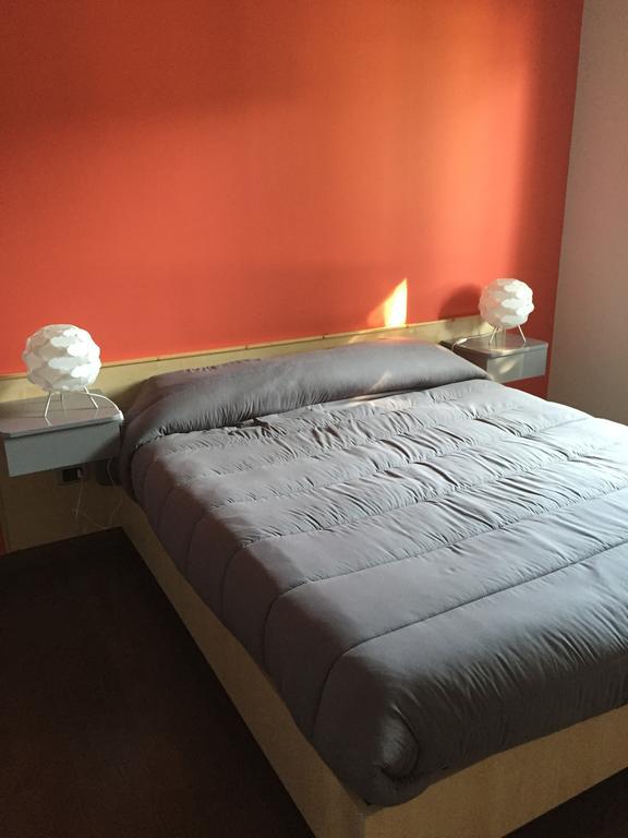 كاستل دل مونتي B&B Il Falco الغرفة الصورة